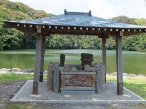 桜ヶ池　池宮神社