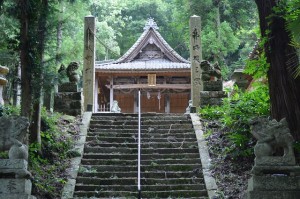 ■境内への階段